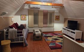 Guesthouse Onnia, kattohuoneisto Siurossa